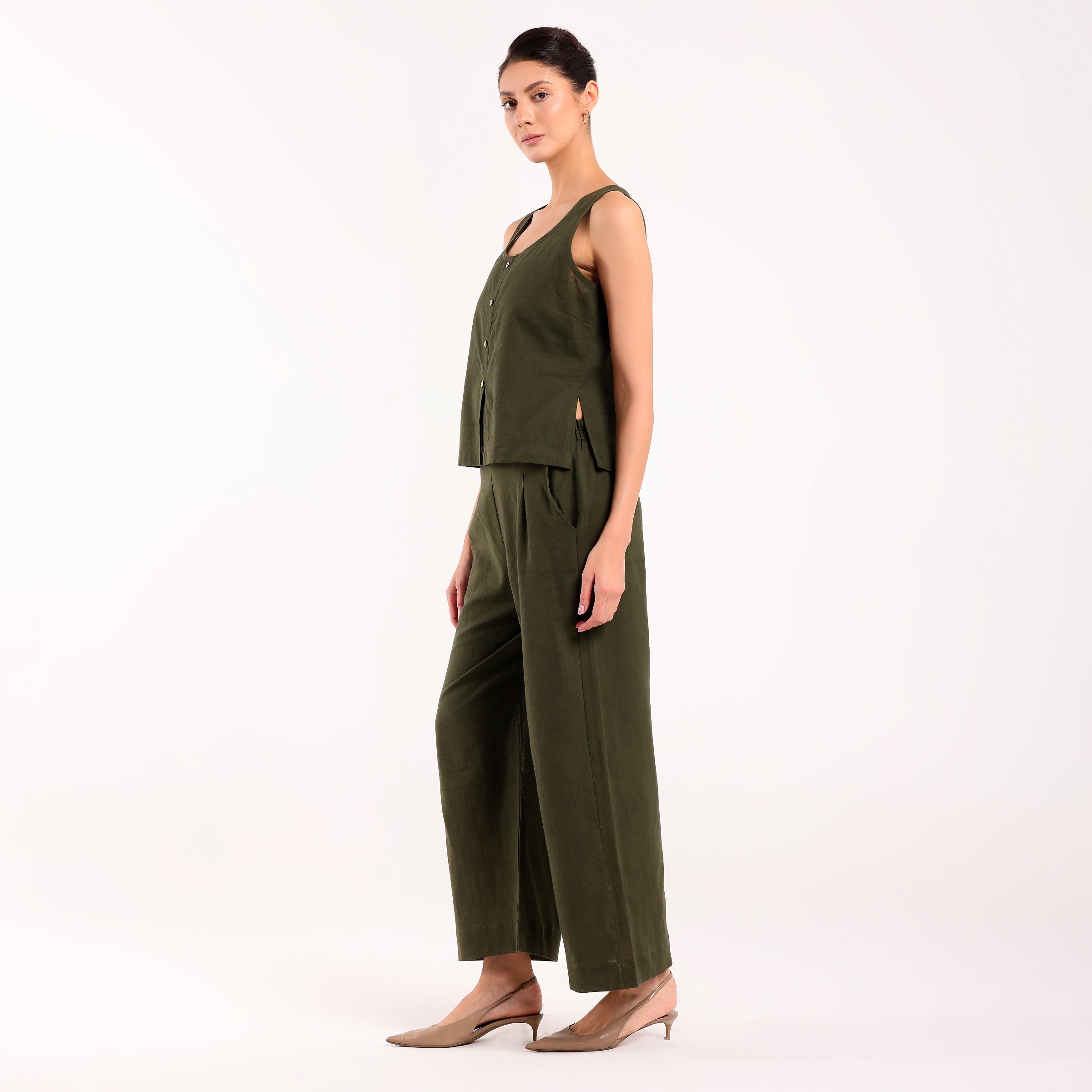 Sukoon- Linen Sleevless Coord Set Olive